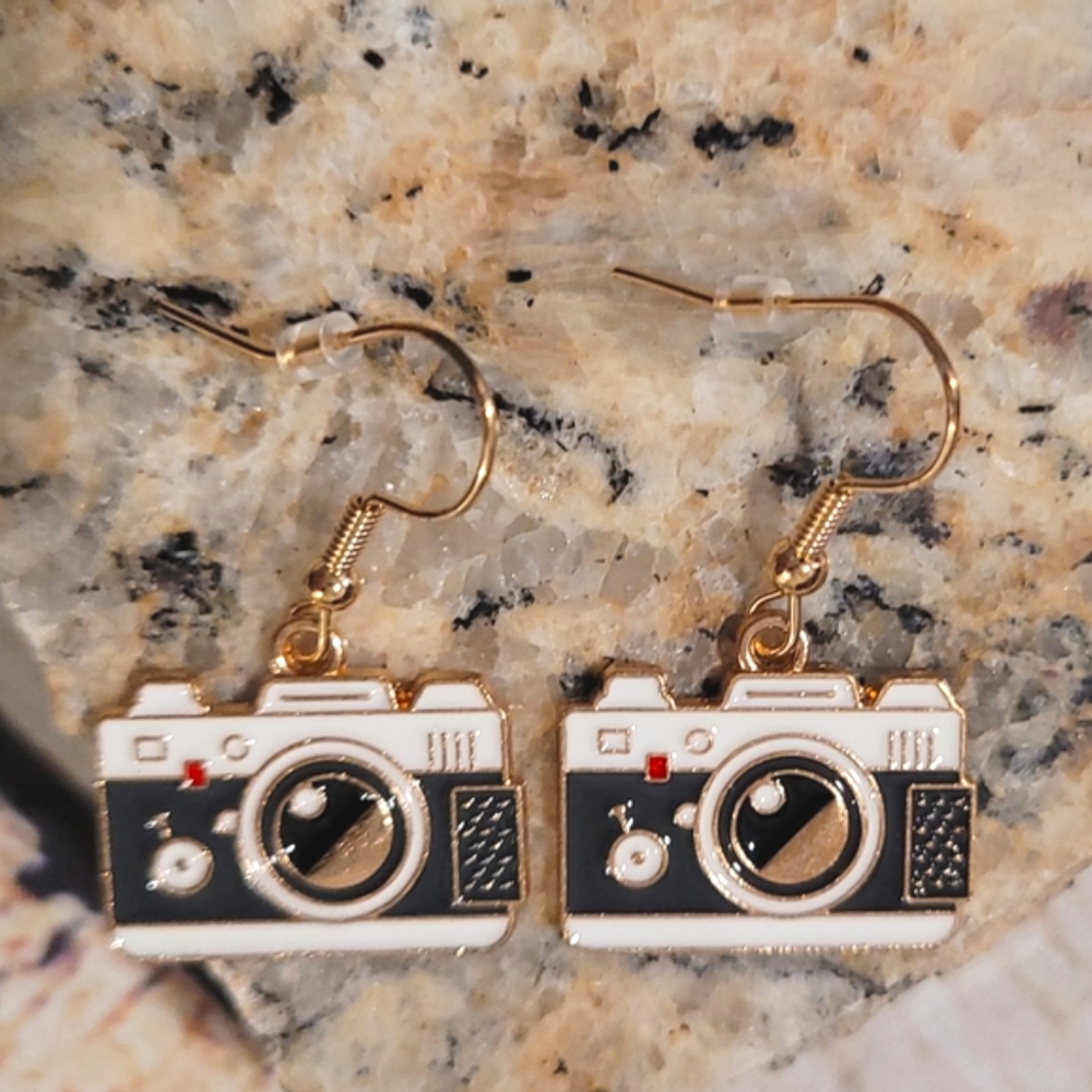 Retro Camera Drop Earrings✨️